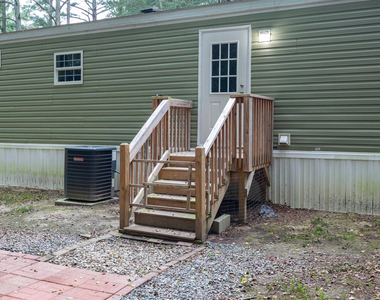 120 Nancy Lane - Photo Thumbnail 4