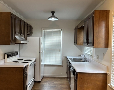 406 W Harnett Street - Photo Thumbnail 4