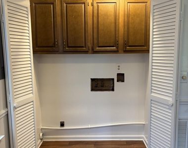 406 W Harnett Street - Photo Thumbnail 2