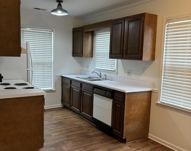 406 W Harnett Street - Photo Thumbnail 3