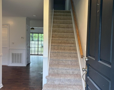 406 W Harnett Street - Photo Thumbnail 6