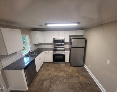 309 W Martin Street - Photo Thumbnail 8
