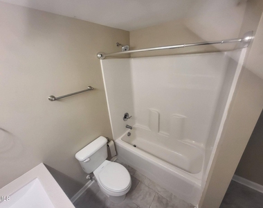 309 W Martin Street - Photo Thumbnail 5