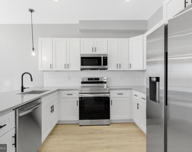 919 N 15th Street - Photo Thumbnail 1