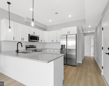 919 N 15th Street - Photo Thumbnail 5