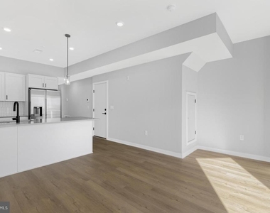 919 N 15th Street - Photo Thumbnail 7
