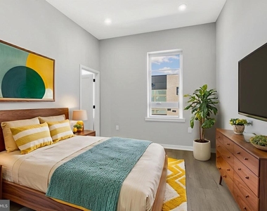 919 N 15th Street - Photo Thumbnail 2