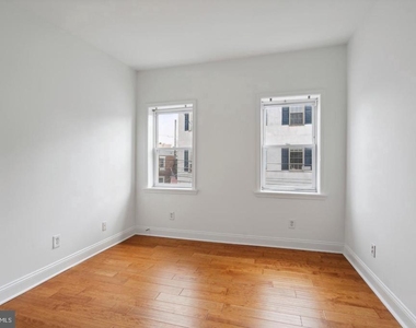 1563 E Hewson Street - Photo Thumbnail 9