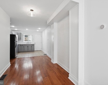 1563 E Hewson Street - Photo Thumbnail 5