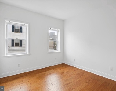 1563 E Hewson Street - Photo Thumbnail 1