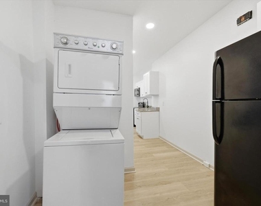 907 Belmont Avenue - Photo Thumbnail 2