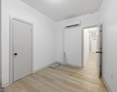 907 Belmont Avenue - Photo Thumbnail 5