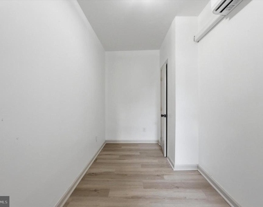 907 Belmont Avenue - Photo Thumbnail 6