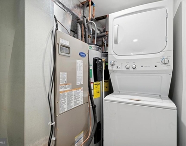 2553 S Dewey Street - Photo Thumbnail 14