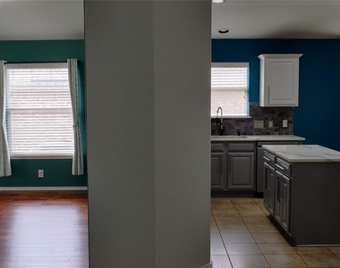 309 Riverine Way - Photo Thumbnail 12