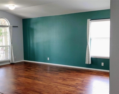 309 Riverine Way - Photo Thumbnail 3