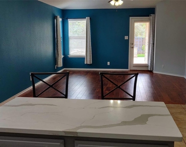 309 Riverine Way - Photo Thumbnail 6