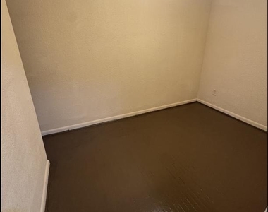 278 E Montana Street - Photo Thumbnail 8