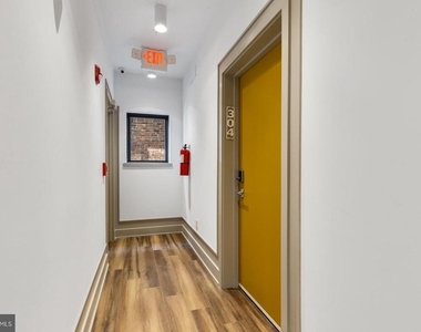 1935 E Hazzard Street - Photo Thumbnail 14