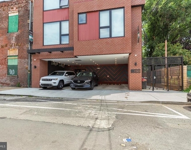 1935 E Hazzard Street - Photo Thumbnail 16