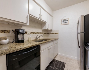 304 E 34th St - Photo Thumbnail 6