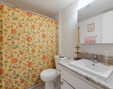 304 E 34th St - Photo Thumbnail 13