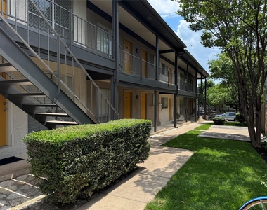 304 E 34th St - Photo Thumbnail 1