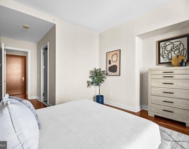 1414 S Penn Square - Photo Thumbnail 35