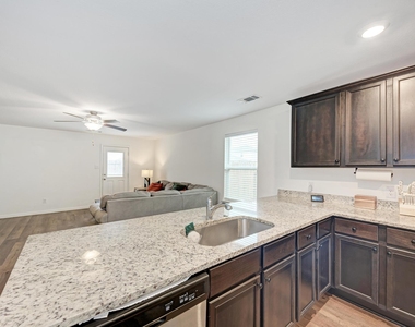 132 Maywood Ln - Photo Thumbnail 12