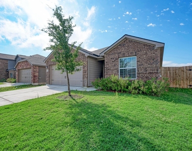 132 Maywood Ln - Photo Thumbnail 3