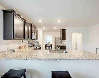 132 Maywood Ln - Photo Thumbnail 10