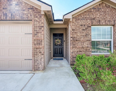 132 Maywood Ln - Photo Thumbnail 4