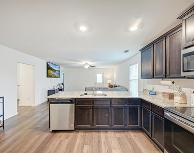 132 Maywood Ln - Photo Thumbnail 11
