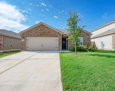 132 Maywood Ln - Photo Thumbnail 2