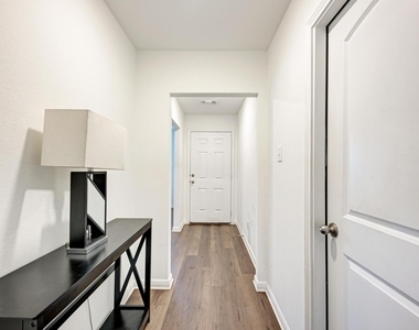 132 Maywood Ln - Photo Thumbnail 5