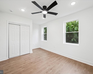 2534 S 61st Street - Photo Thumbnail 24