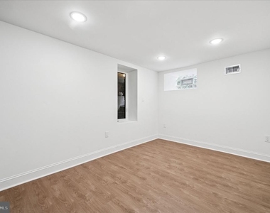 2534 S 61st Street - Photo Thumbnail 14