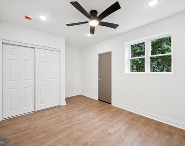 2534 S 61st Street - Photo Thumbnail 10