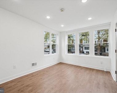 2534 S 61st Street - Photo Thumbnail 4