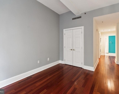 1500 Chestnut Street - Photo Thumbnail 18