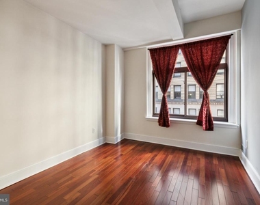 1500 Chestnut Street - Photo Thumbnail 14