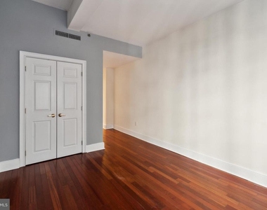 1500 Chestnut Street - Photo Thumbnail 17