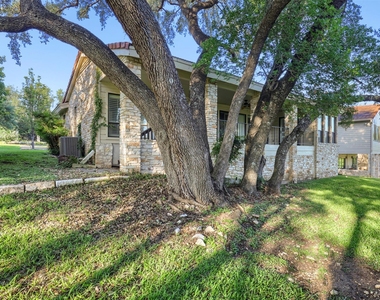 208 Crescent Blf - Photo Thumbnail 24
