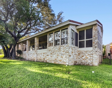 208 Crescent Blf - Photo Thumbnail 25
