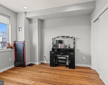 1751 S Taylor Street - Photo Thumbnail 18