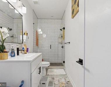22 E Rittenhouse Street - Photo Thumbnail 3