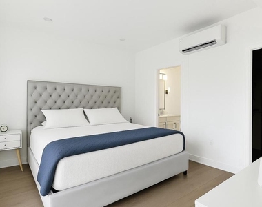 22 E Rittenhouse Street - Photo Thumbnail 1