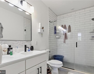 22 E Rittenhouse Street - Photo Thumbnail 2
