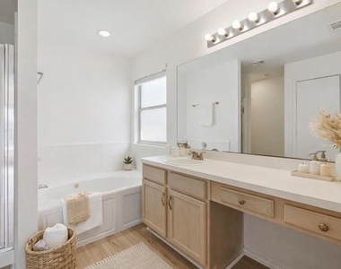 1611 Sunnycrest Cir - Photo Thumbnail 10