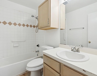 1611 Sunnycrest Cir - Photo Thumbnail 15
